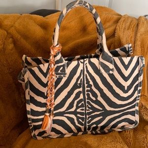 Vince Camuto Orla tote